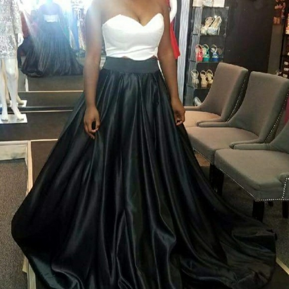 dress - Picture 1 of 1